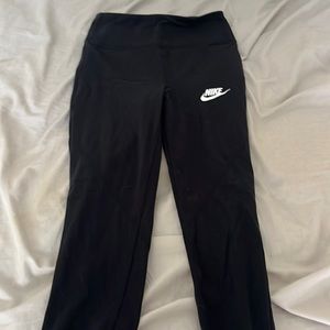 Black Nike leggings